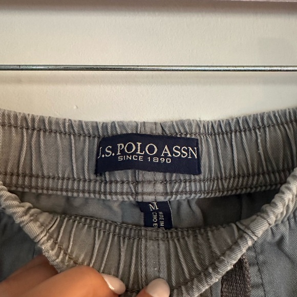 U.S. Polo Assn. Men’s Gray Drawstring Casual Shorts - Size M (EUC) - Picture 5 of 7